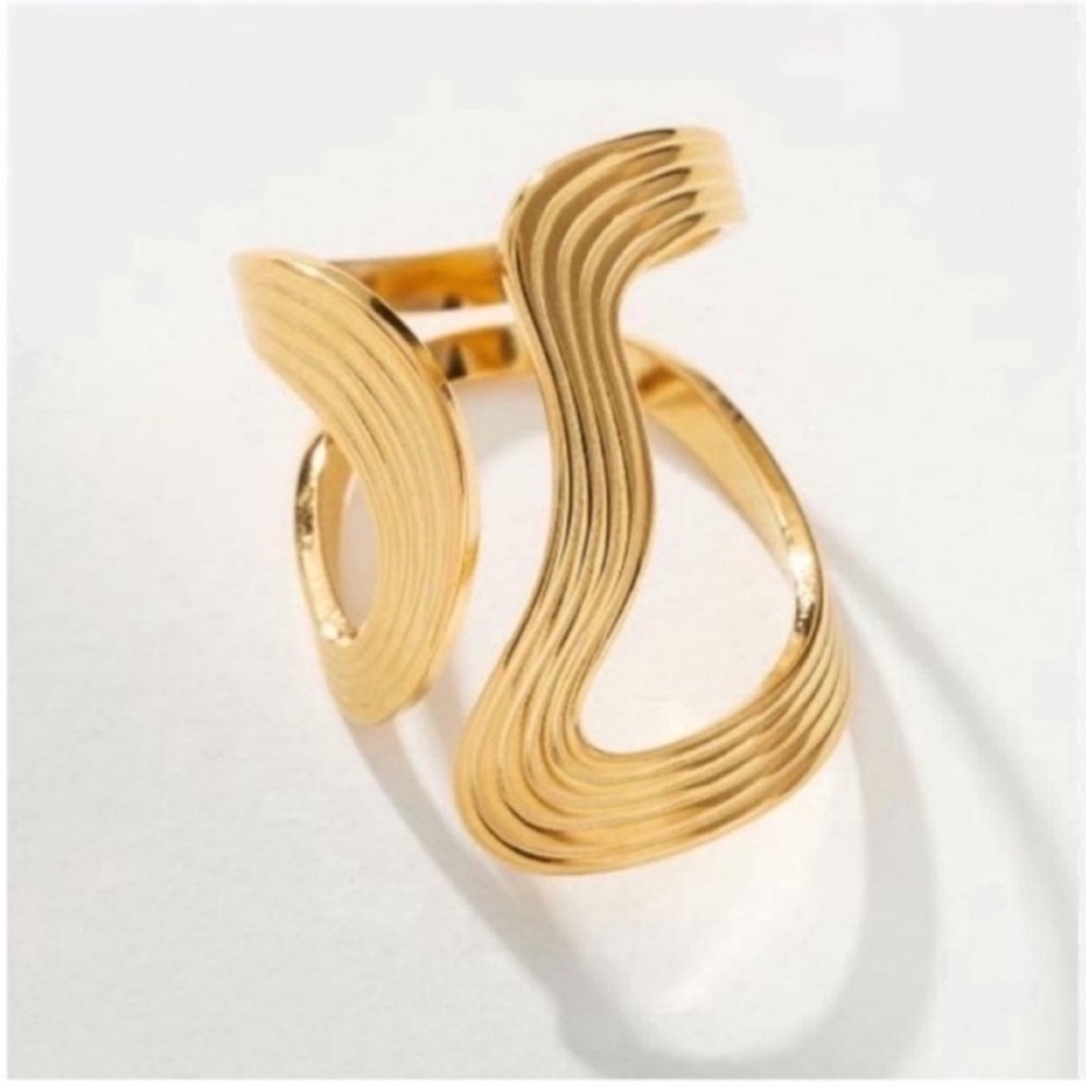 New! 8OR Gold Plated Abstract Ring (3026) NWOT